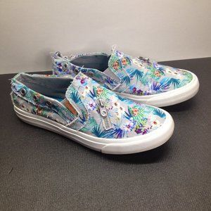 Ladies Blowfish Slip on Shoes Size 10